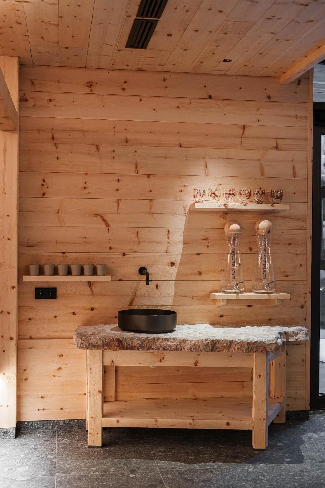 Chalet Elisabeth Dolomites Alpin & Charme Selva di Val Gardena Exterior foto