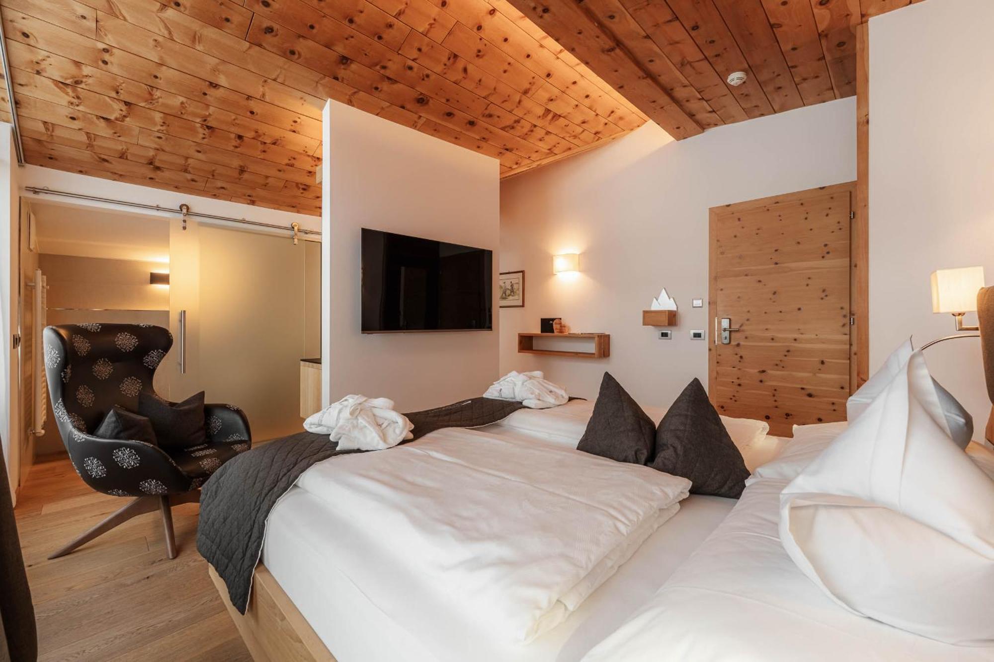 Chalet Elisabeth Dolomites Alpin & Charme Selva di Val Gardena Exterior foto